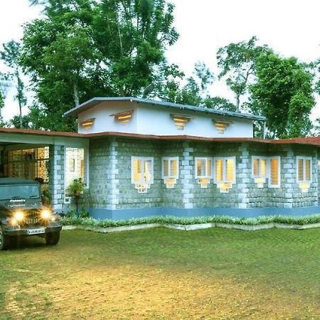 Готель Coorg Kolamotte Gonikoppal Екстер'єр фото